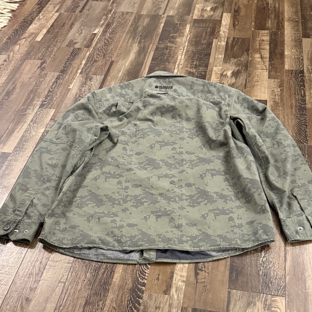 Duluth Trading Co Green Camo Shirt Jacket - Picture 3 of 3